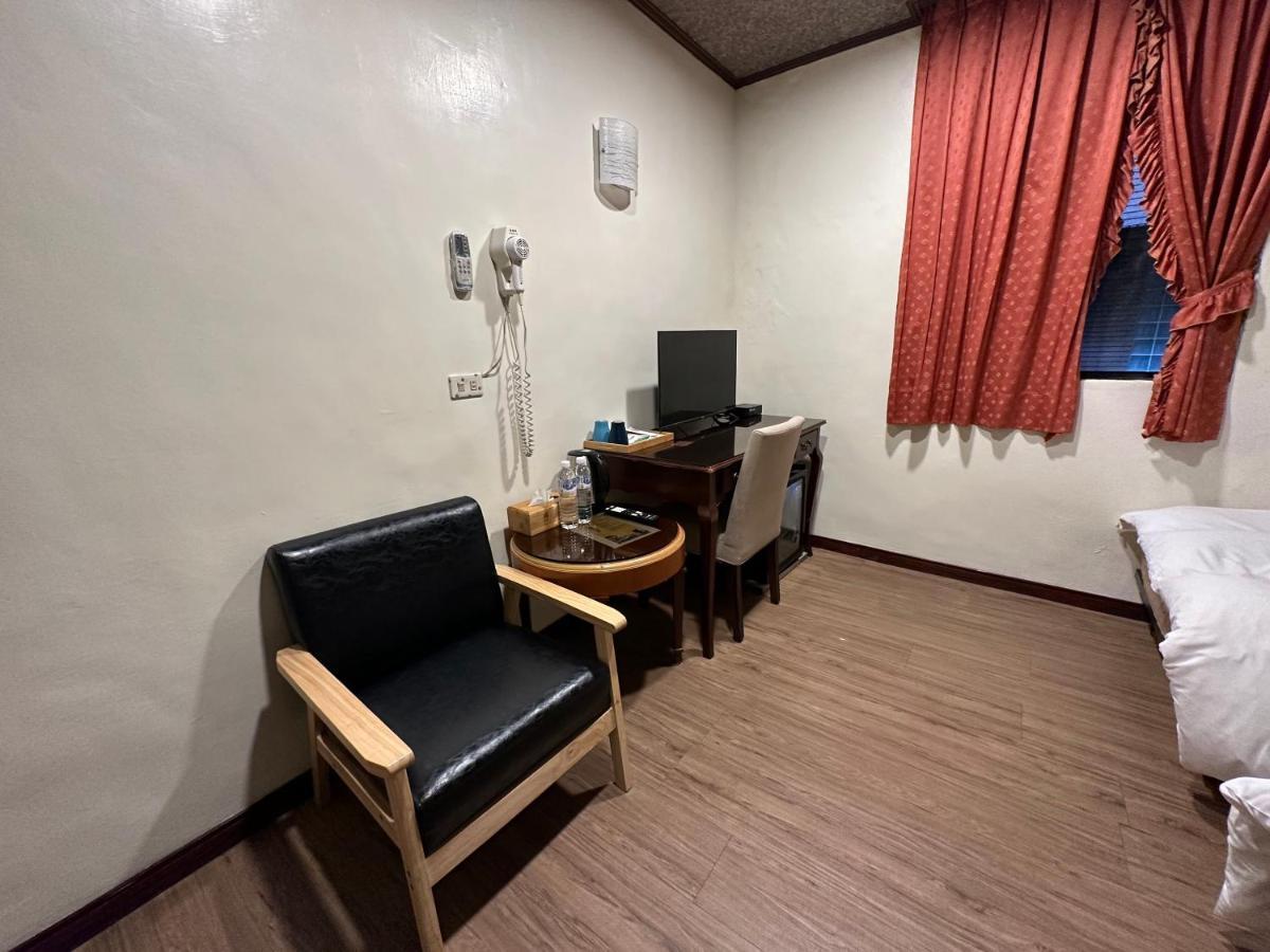 Ming Ren Hotspring Hotel Jiaoxi Bagian luar foto