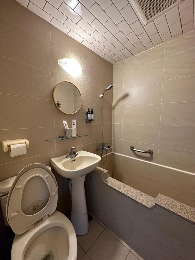 Ming Ren Hotspring Hotel Jiaoxi Bagian luar foto