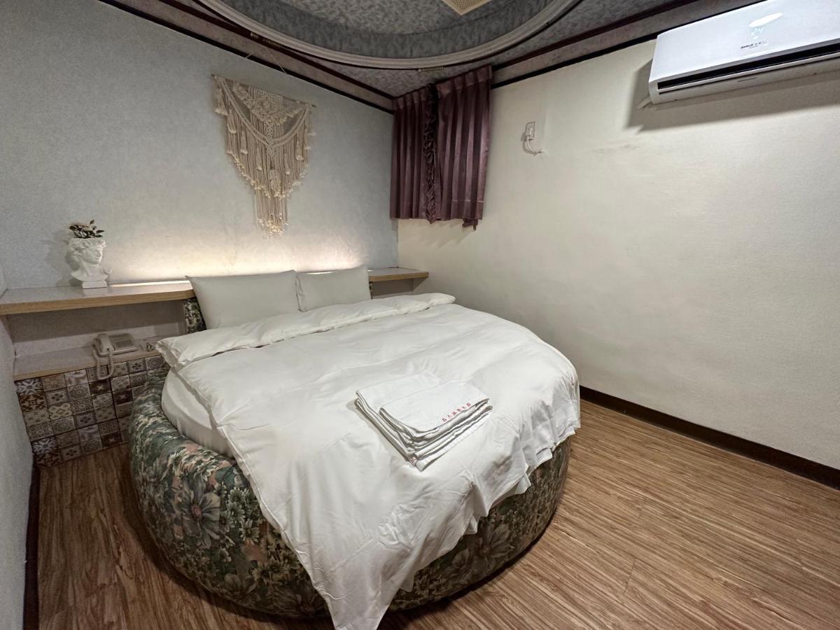 Ming Ren Hotspring Hotel Jiaoxi Bagian luar foto