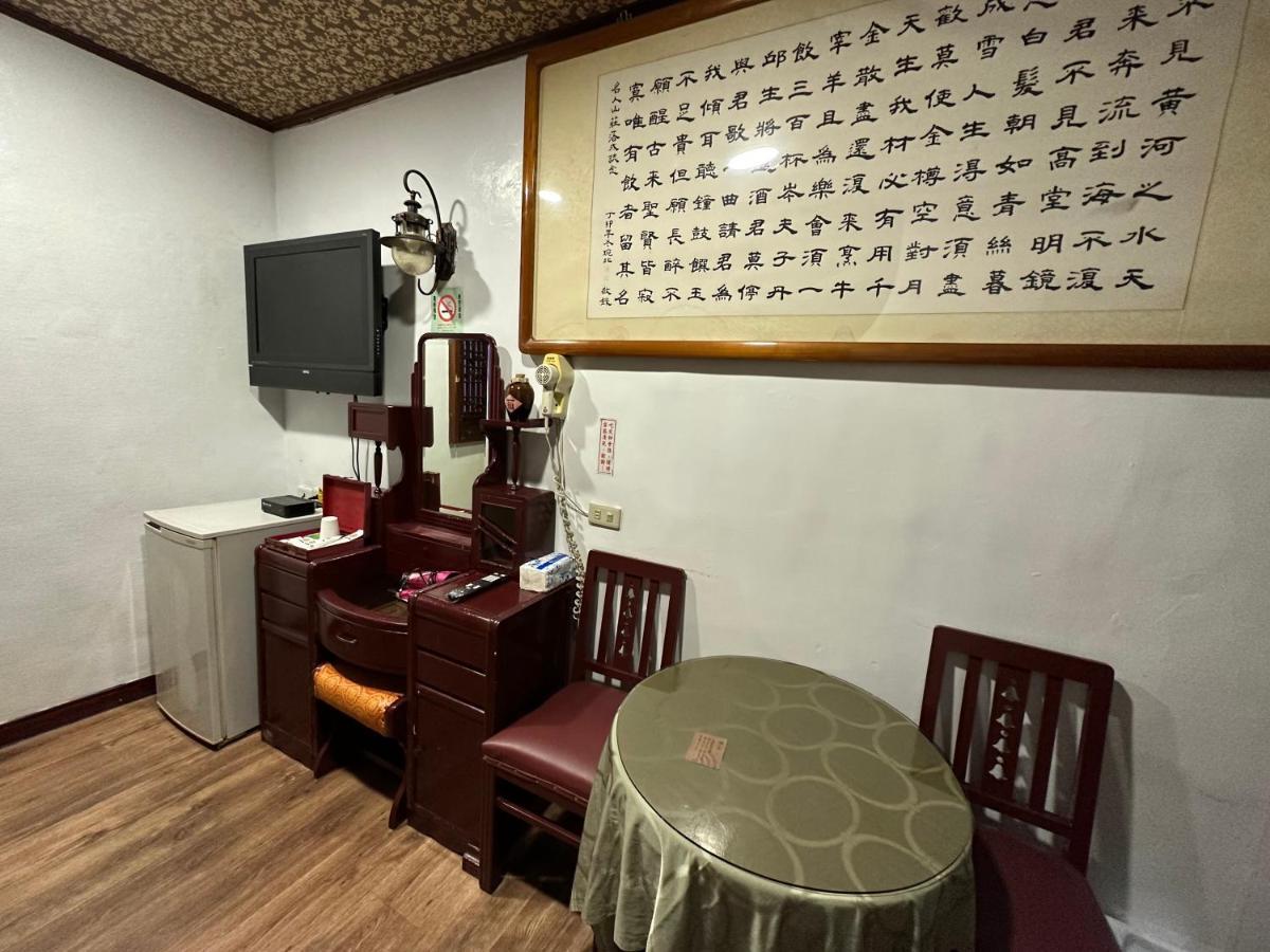 Ming Ren Hotspring Hotel Jiaoxi Bagian luar foto