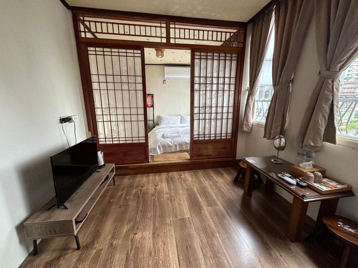 Ming Ren Hotspring Hotel Jiaoxi Bagian luar foto