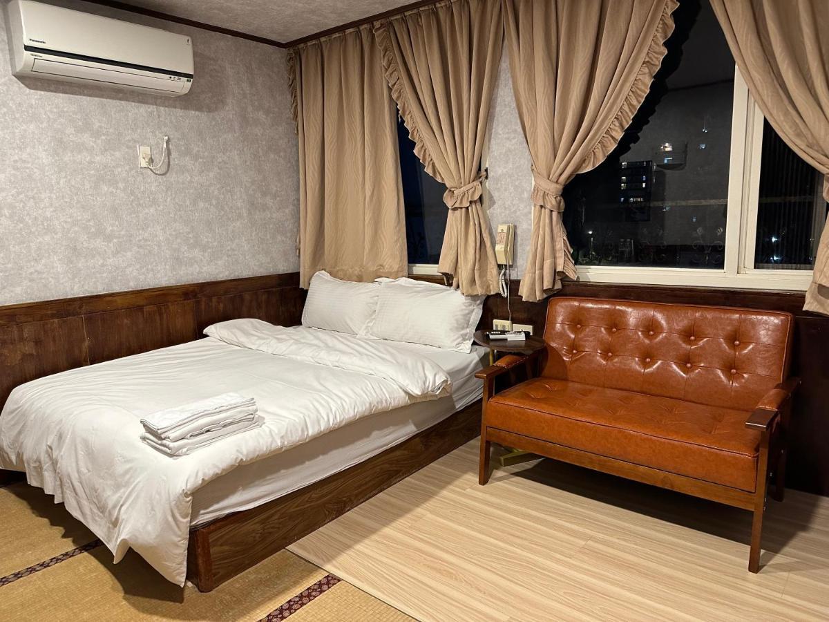 Ming Ren Hotspring Hotel Jiaoxi Bagian luar foto