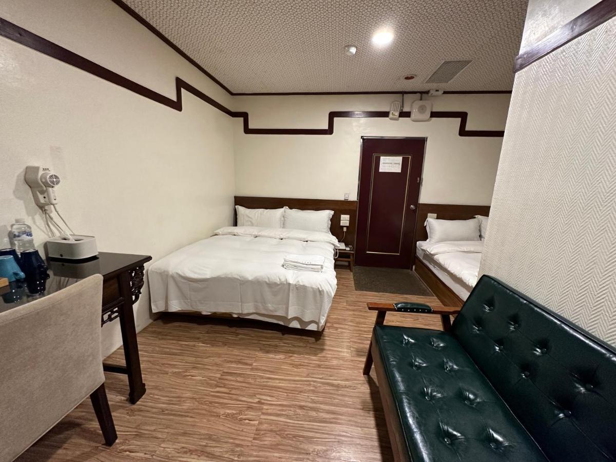Ming Ren Hotspring Hotel Jiaoxi Bagian luar foto